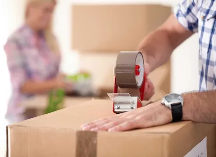 How Professional Movers Pack Fragile Items Freely
